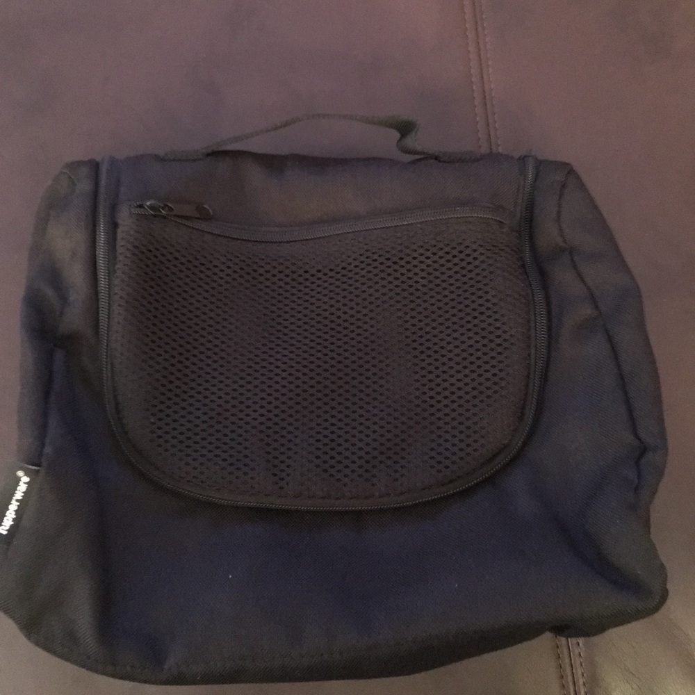 Hang up toiletry bag